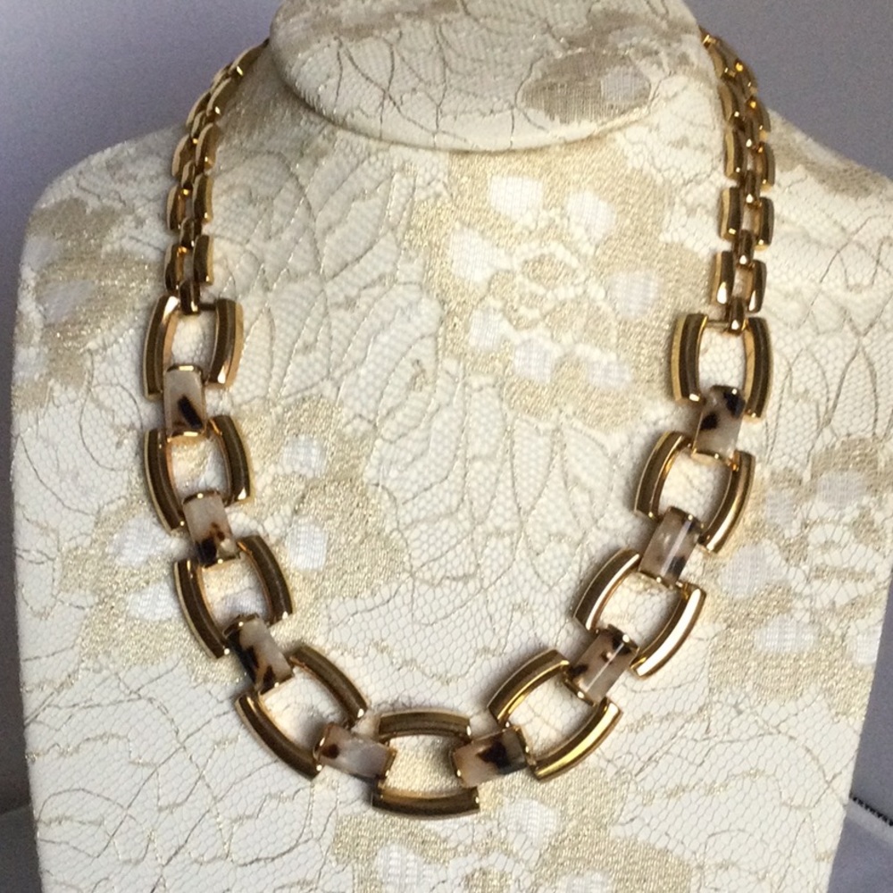 Gorgeous Ann Taylor necklace